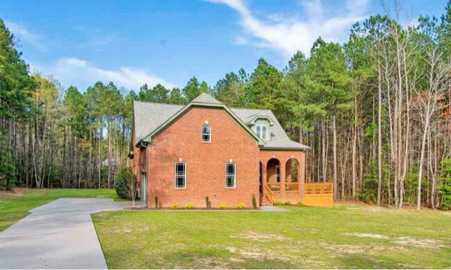 Photo - 233 Saintsbury Pl