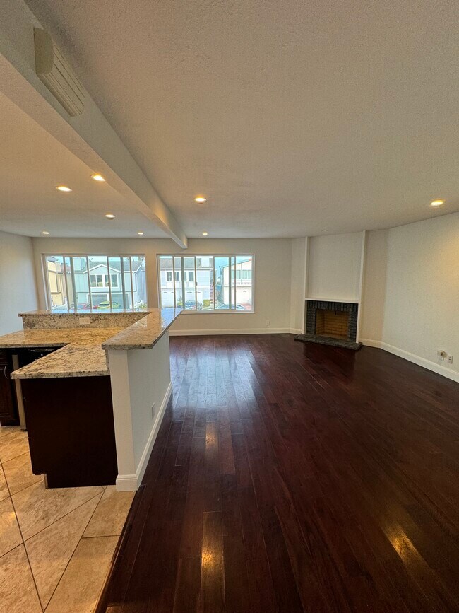 Photo - 280 Canterbury Ave