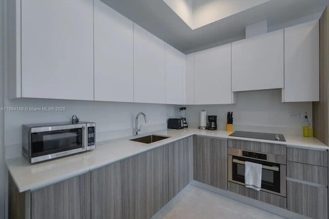 Photo - 239 SW 9th St Unidad 1601