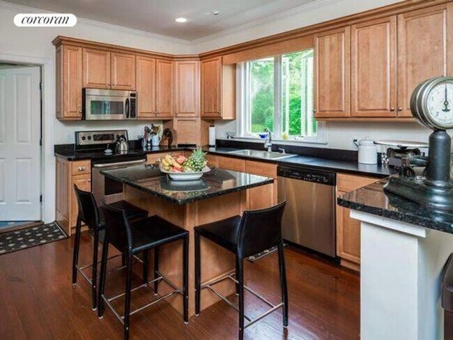 Photo - 12 Cedar Ave