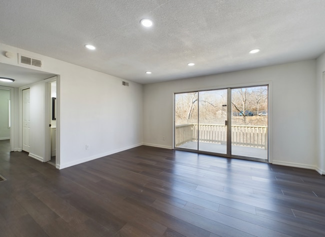 Photo - 8600 Countryshire Ln Unit 4