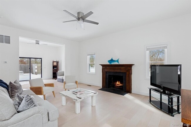 Photo - 34 Starboard Rd