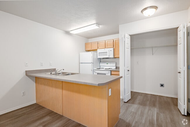 306 - 1BR, 1BA - 800SF - Kitchen