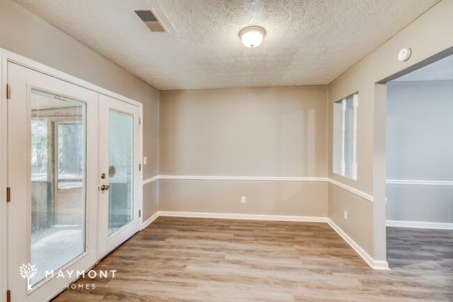 Photo - 121 Meadowgreen Dr