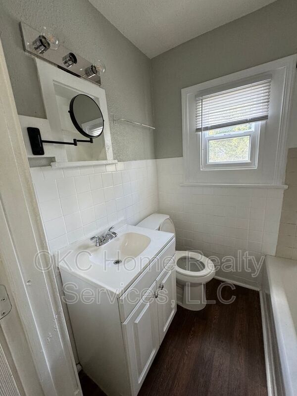 Photo - 1319 N Gatewood Ave Unit 2