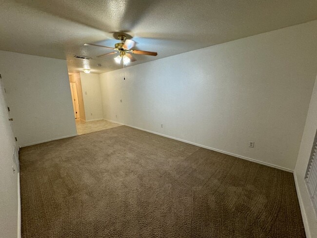 Photo - 2005 Monte Carlo Ln Unit # B