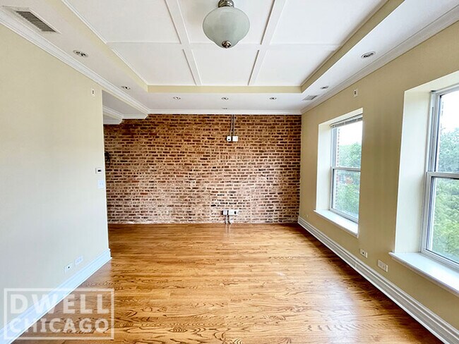 3E - 6355 N Lakewood Ave Unit 3E