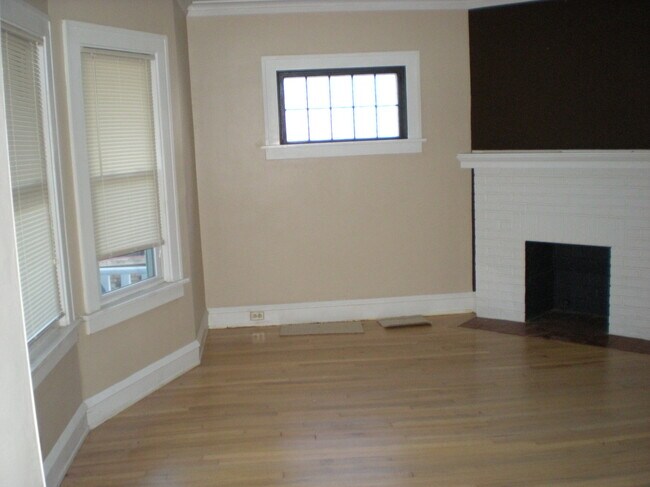 Photo - 1651 Victoria Ave