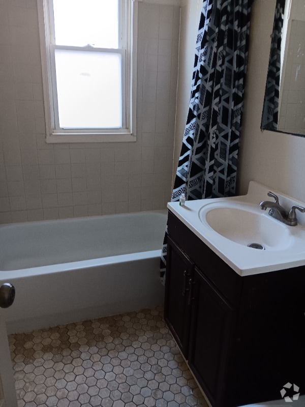 Building Photo - 1619 Bellevue Ave Rental