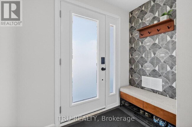 Photo - 2443 Sudbury Ave