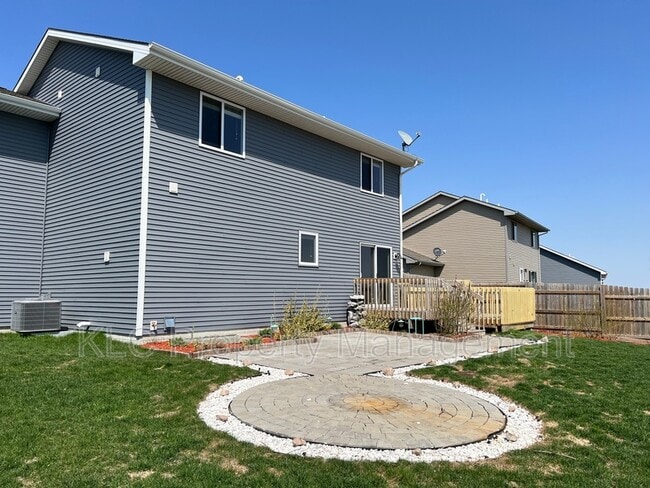 Photo - 709 37th St SW