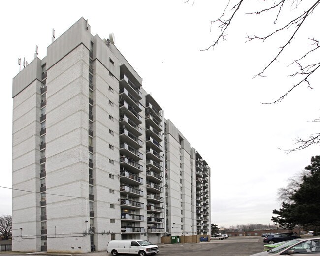 Building Photo - 2600 Jane St