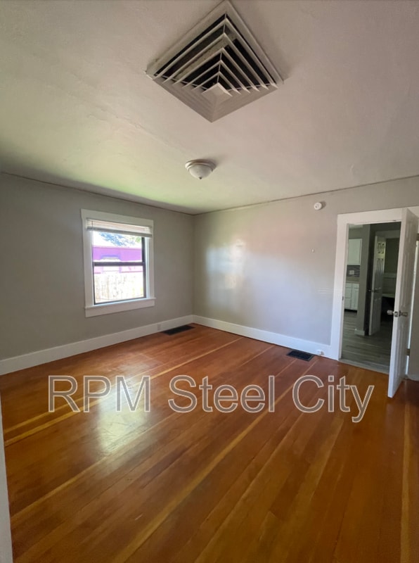 Photo - 1728 Carteret Ave