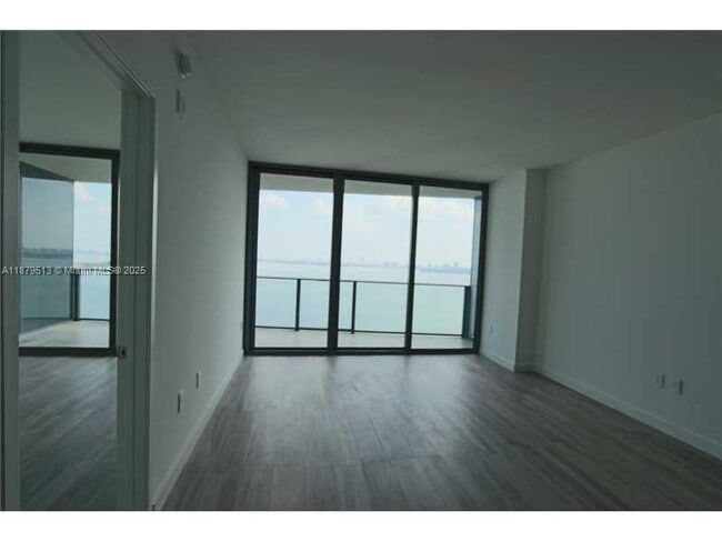 Building Photo - 460 NE 28th St Unit 3004 Rental