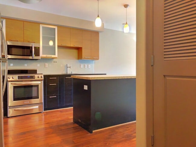 Photo - 1 Bed, 1 Bath + Storage - South Beach/SOMA...