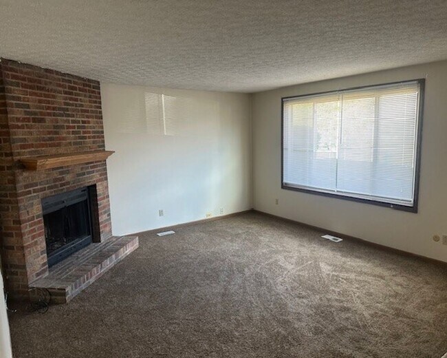 Photo - 93-95-95 Keene Dr Unit 95