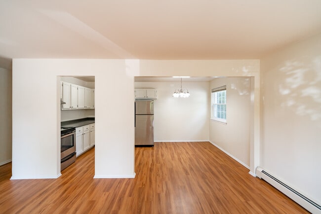 Photo - Brookside Garden Apartments