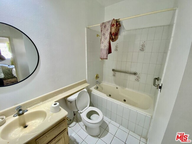 Photo - 1064 S Shenandoah St Condo Unit 301