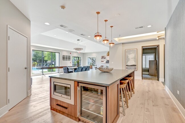 Photo - Farmington Lakes Apartments