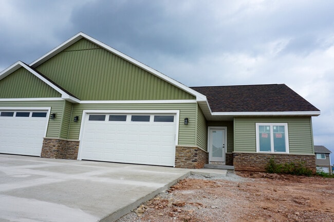 Building Photo - 2682 Princeton Dr Rental