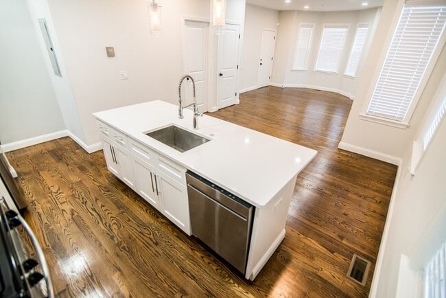 Photo - 757 Washington St Unit 1