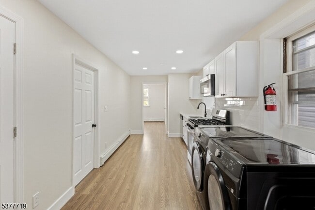 Photo - 86 Farnham Ave