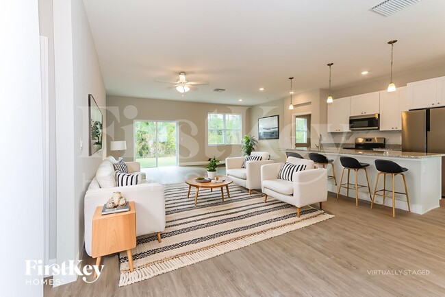 Photo - 331 Halloran St SE