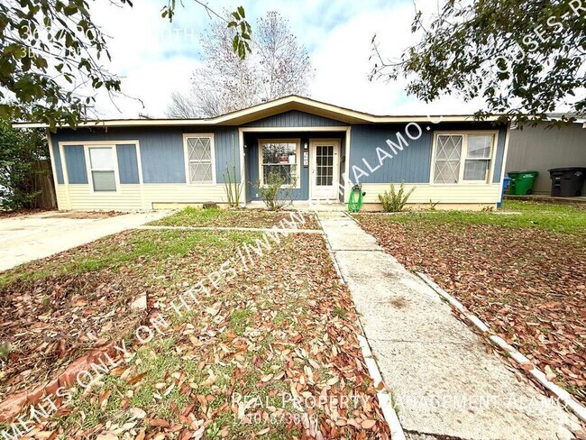 Building Photo - AVAILABLE NOW! 3 Bedroom / 2 Bath Home Nea...