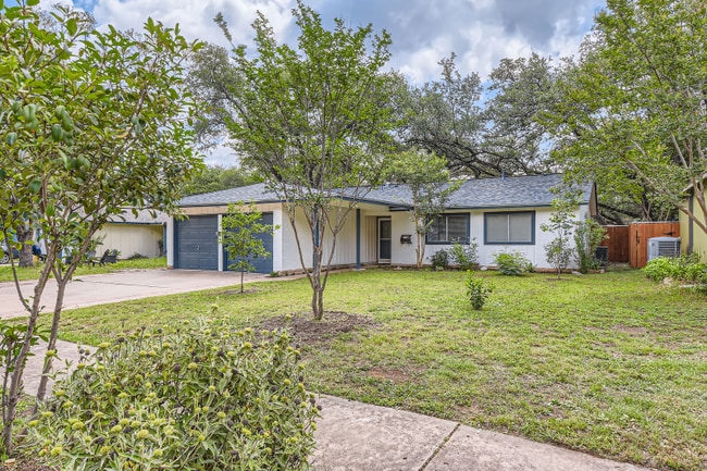Photo - 7801 Wycombe Dr House