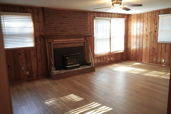 Photo - 1329 Winthorne Dr