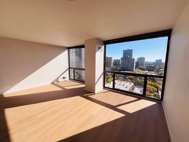 Photo - 4343 N Clarendon Ave Unit 1701