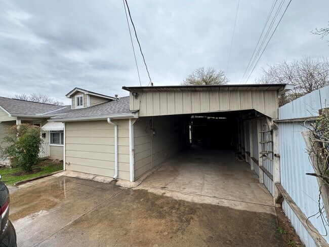 Photo - 101 S 8th Ave