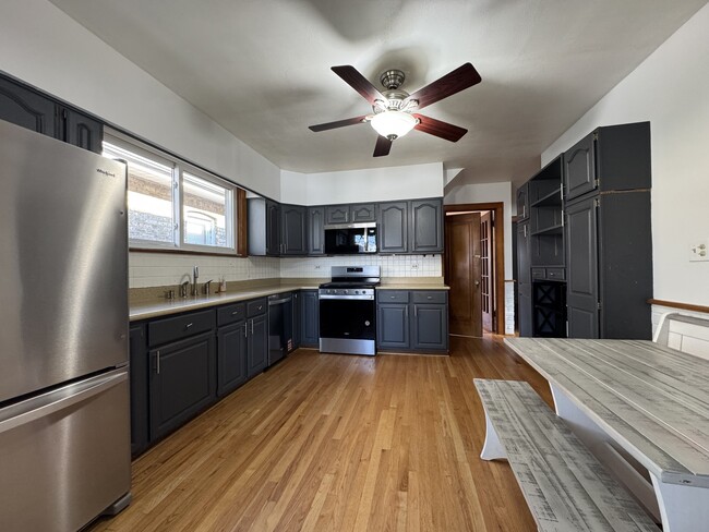 Photo - 5916 W Cornelia Ave