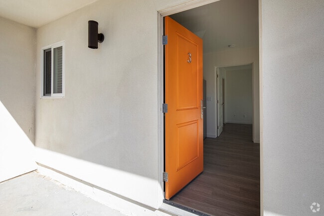 Building Photo - Modern Ocean Beach 1 Bed/1 Bath Apartment ... Unit 03