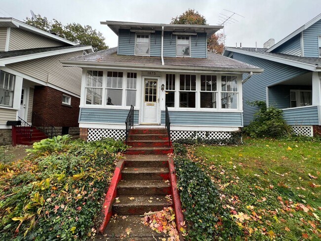 3 br, 1 bath House - 1675 W 9th St - 3 br, 1 bath House - 1675 W 9th St