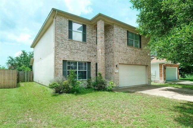 Building Photo - 17909 Maxa Dr