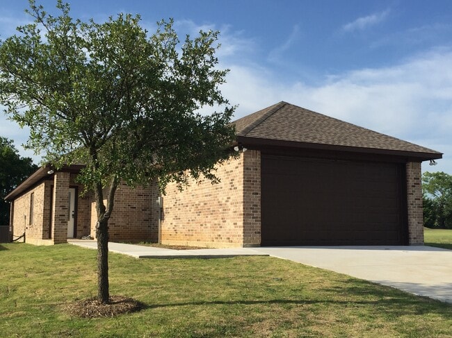 Photo - 308 Candlewood Cir