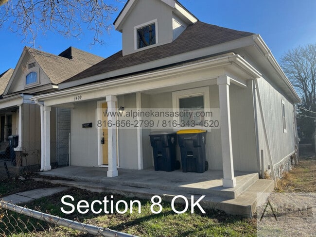 Building Photo - Updated NE Bungalow Rental