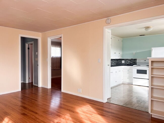Photo - 1BD/1.5BA APT W/ GARAGE&YARD