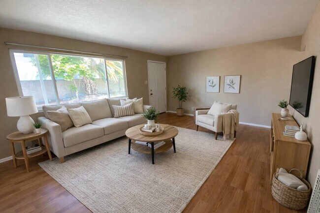 Photo - 21925 Vallejo St