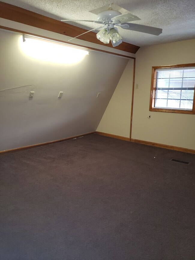 Photo - 92 Quarter Moon Lp Unit D