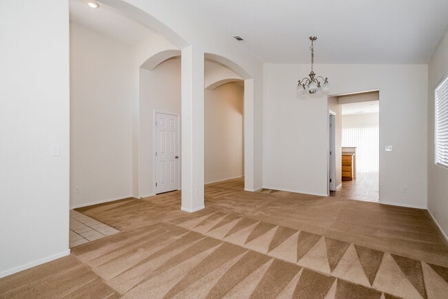 Photo - 4924 White Jade St