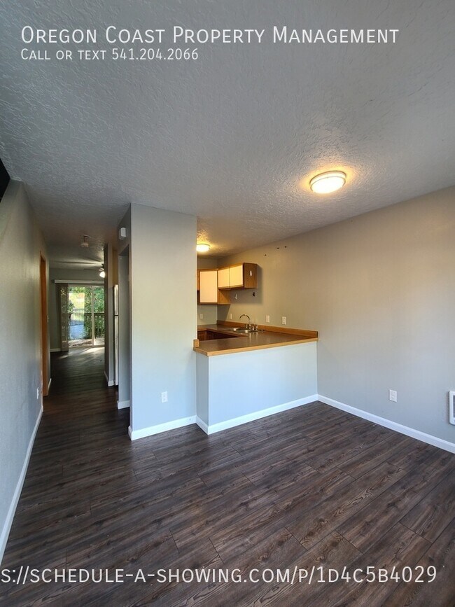 Photo - 131 Ainslee Ave Unit D