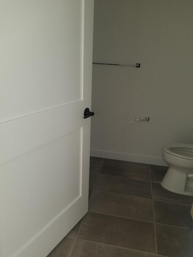 Photo - 425 3rd St Unit 205