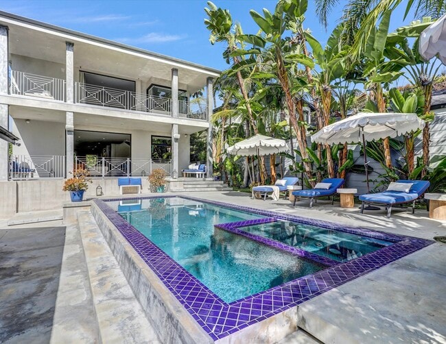 Building Photo - 1724 N Sierra Bonita Ave