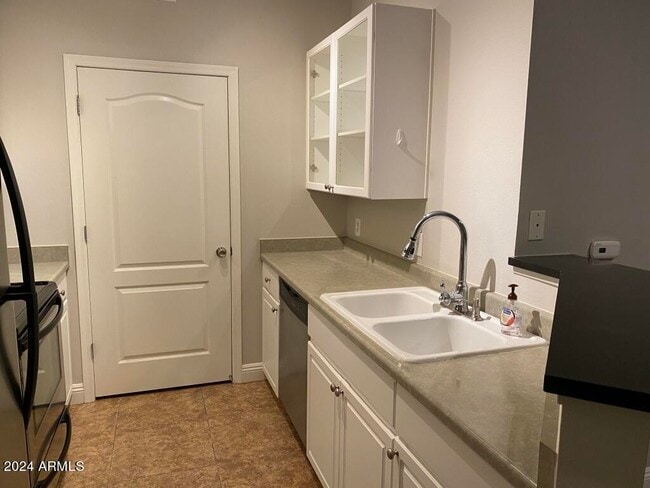 Photo - 1701 E Colter St Unit 106