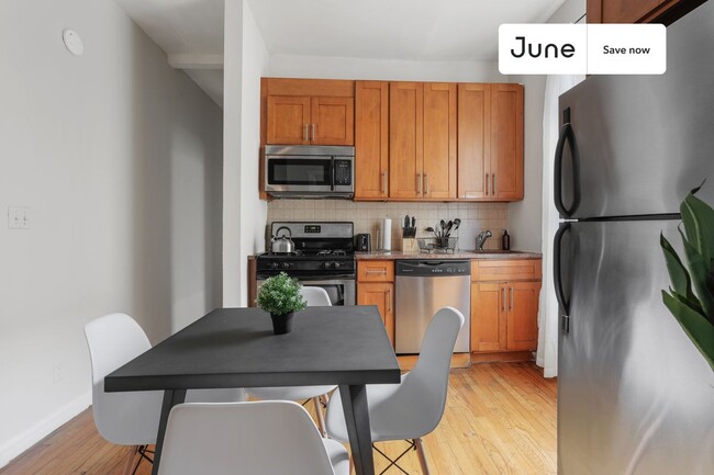 Photo - 211 W 109th St