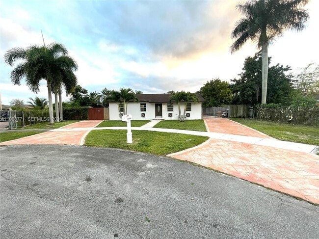 Photo - 1666 SW 3rd Ct
