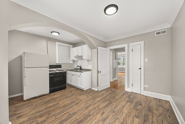 Photo - 5041 W 18th St Unit 13