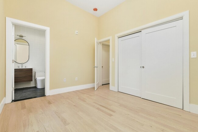 Photo - 184 Paris St Unit 3